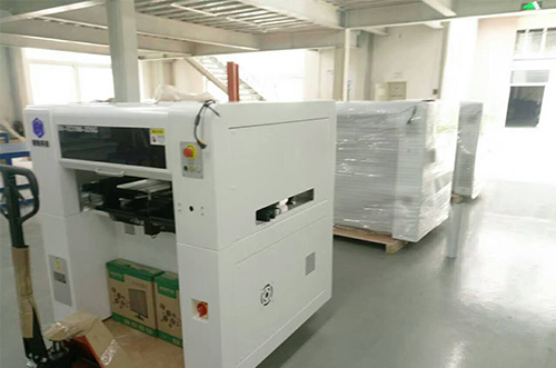 海鹽客戶SMT設備專車送貨，貨到上門安裝調試