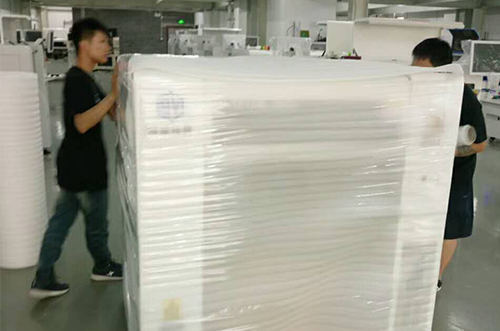 安吉客戶SMT設(shè)備專車送貨，貨到上門安裝調(diào)試