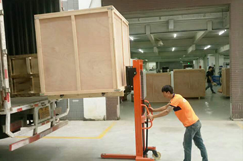 宣城客戶SMT設(shè)備專車送貨，貨到上門(mén)安裝調(diào)試