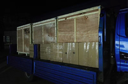 湖南客戶SMT設(shè)備專車送貨，貨到上門安裝調(diào)試