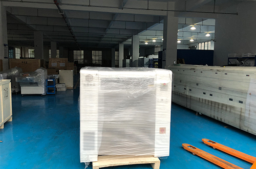 湖南客戶SMT設(shè)備專車送貨，貨到上門安裝調(diào)試